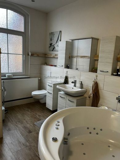 *** Wohnen oder Vermieten! Sie können Beides! – 1_OG_Bad_1