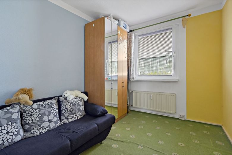 Dachgeschoss Wohnung mit Fahrstuhl und freiem Blick auf die Rennbahn in Ha-Neu! – Kinderzimmer