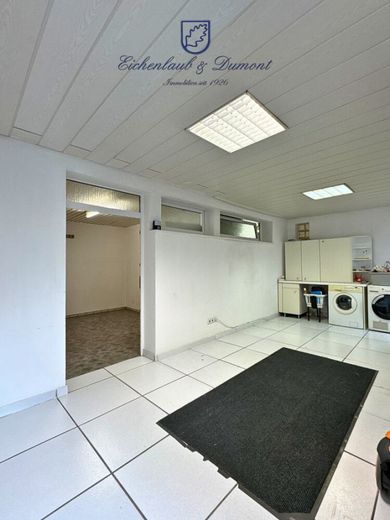 Großzügiges Haus, 410m² Gesamtfläche in ruhiger Seitenstraße von Saarbrücken-West – Waschküche EG