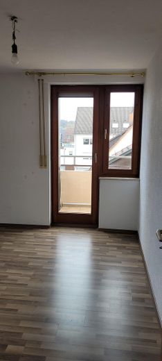 Appartement mansardé de 3 pièces avec balcon et garage à Stuttgart-Weilimdorf – Photo 6