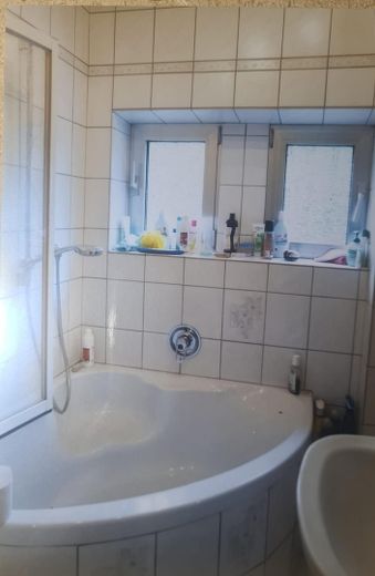 Terraced house with garden in a central location in Neunkirchen – Whg. Obergeschoß, Bad