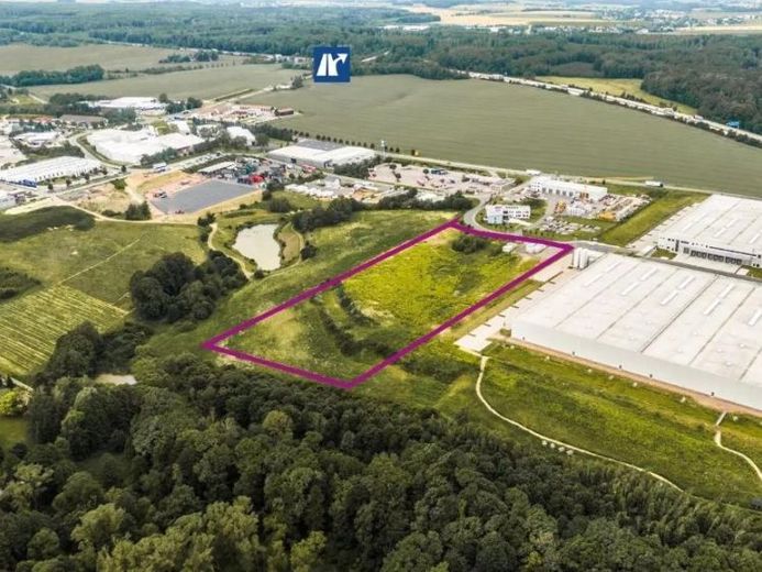 Terreno comercial e industrial en venta – Foto 1