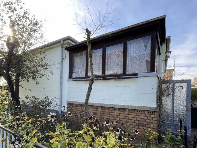 Gemütliches Haus im Bungalowstil auf großem Grundstück – फोटो 1