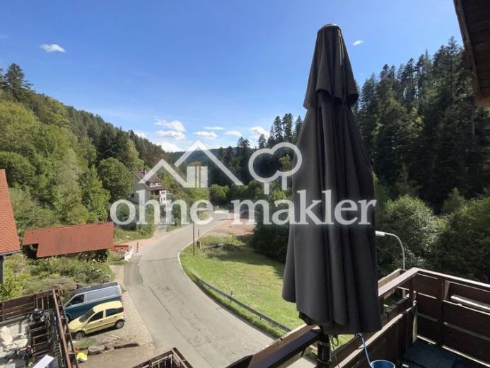 Sonnige Dachgeschosswohnung mit Terrasse in Lauterbach (Schwarzwald)– 4,5 Zimmer, Garage inklusive! – Foto 1