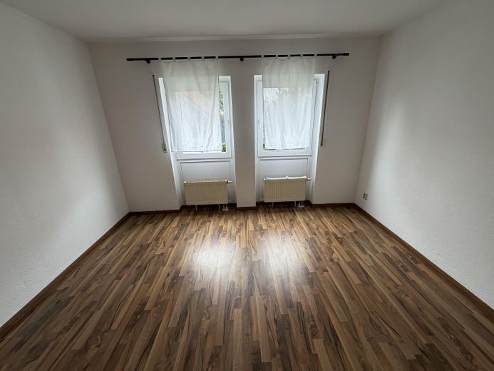 Eisenach ile Bad Salzungen arasında üst katta şık 3 odalı daire – Schlafzimmer