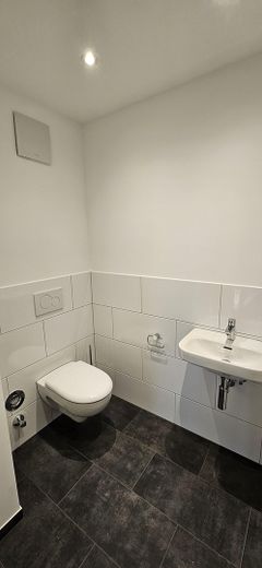 Modernes Wohnen in zentraler Lage – 4-Zimmer-Wohnung nach Sanierung – Gäste WC