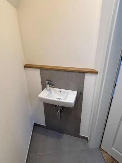 Loft exclusivo en un edificio histórico protegido - primera ocupación – Gäste-WC
