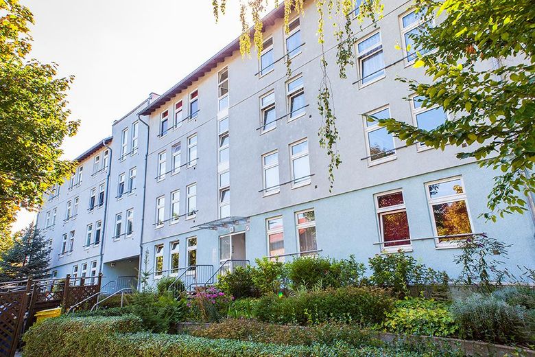 Ruhig, hell, möbliert - Apartment mit Top-Anbindung zwischen Adlershof und Flughafen BER – Hausansicht