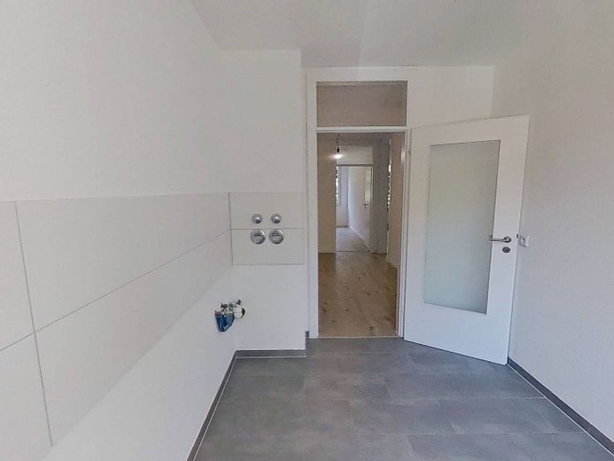 Moderne 3-Zimmer-Wohnung mit Balkon in fußläufiger Nähe zum Stadtzentrum – Ansicht II: Küche