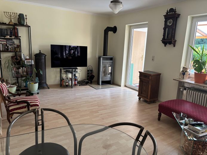 Wohnzimmer mit Specksteinofen