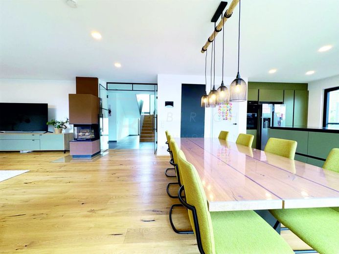 Moderne Stadtvilla mit hochwertiger Ausstattung, Smart Home &amp; PV-Anlage – Wonzimmer_Essbereich