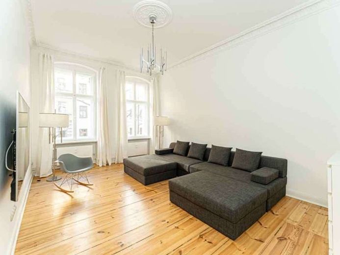 Wrangelkiez: Attraktive 3-Zimmer Altbauwohnung in der Belle Etage – Foto 1