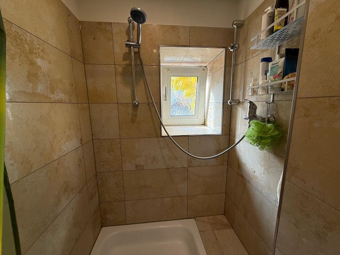 Apartamento ideal para solteros cerca del hospital, con jardín propio – Bad