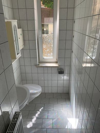 modernisierte helle Mietwohnung - 3,0 Zi. Küche inkl. EBK/Bad (TLB) - 52m² – 240422_ETW_EG_LS4_rechts_SLN_Bilder_021_Bad