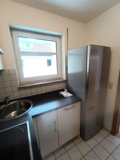 Dresden-Cotta – prov.frei, ruhige, mod. 1 Zi.-Whg. mit Balkon, sep. Küche mit Einbauten u. TG Stpl. – Küche