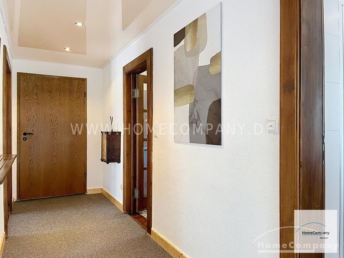 Appartement de 3 pièces lumineux et agréablement meublé avec terrasse sur le toit – 3be1ae366ec027e712af3f91e3e4ef8057f20624.jpg