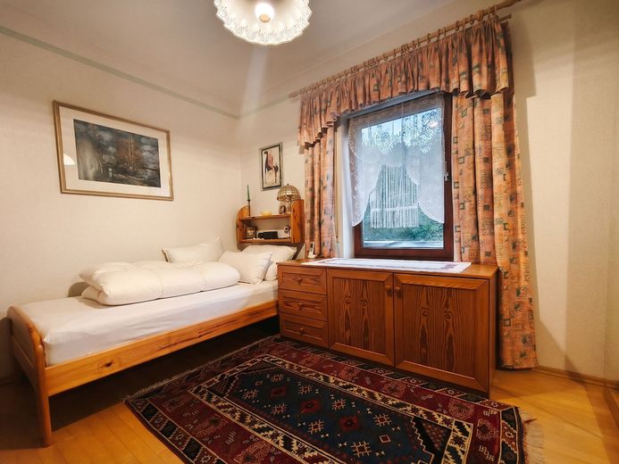 6-Zimmer-Einfamilienhaus in Ruderting mit Pool & Blick ins Grüne – Foto 20