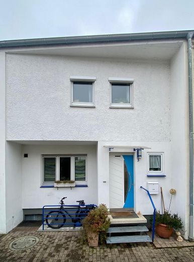 Reihenmittelhaus sehr zentral in Friedrichshafen 600 m vom Bodensee – Eingangsfassade