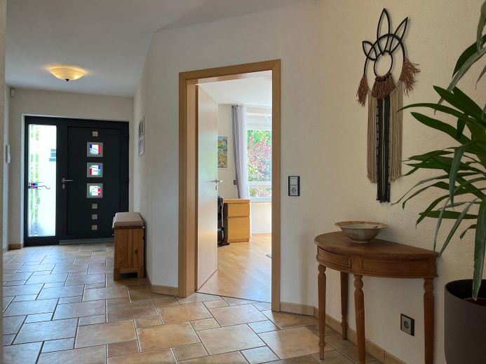 Flur mit Blick ins Gästezimmer