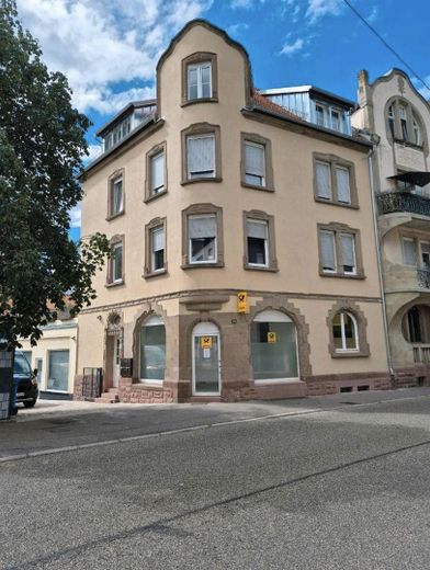 Gewerbefläche mit Fensterfront für Praxis, Atelier, Büro etc. – Foto 1