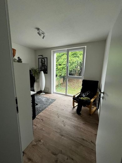 Modern & energieeffizient: 4 Zimmer mit großem Balkon und Blick ins Grüne – Foto 5
