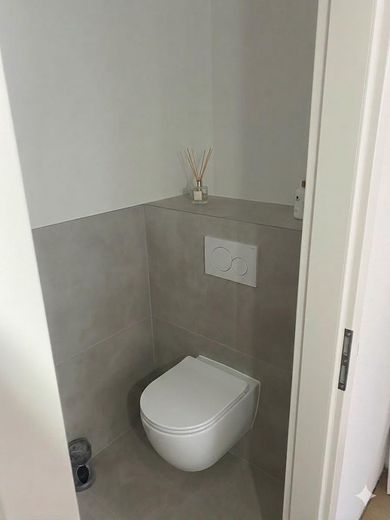 Frisch sanierte 3-Zimmer ETW mit separatem Eingang – Gästebad