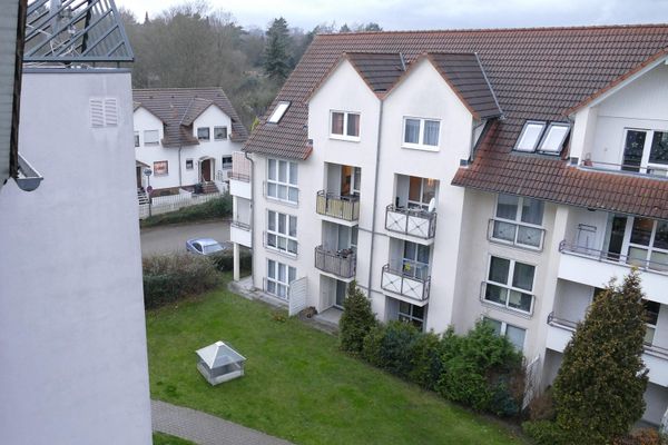 WOLNE od 01.11.26: 4-pokojowe mieszkanie dwupoziomowe (109 m²) z miejscem parkingowym w garażu podziemnym i balkonem w pobliżu uniwersytetu!