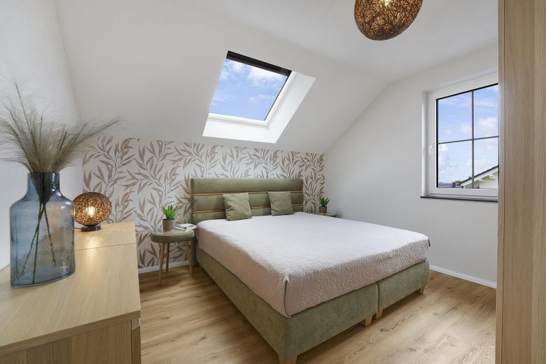 Exklusives und junges EFH mit Ferien-/Einliegerwohnung **provisionsfrei** – Schlafzimmer