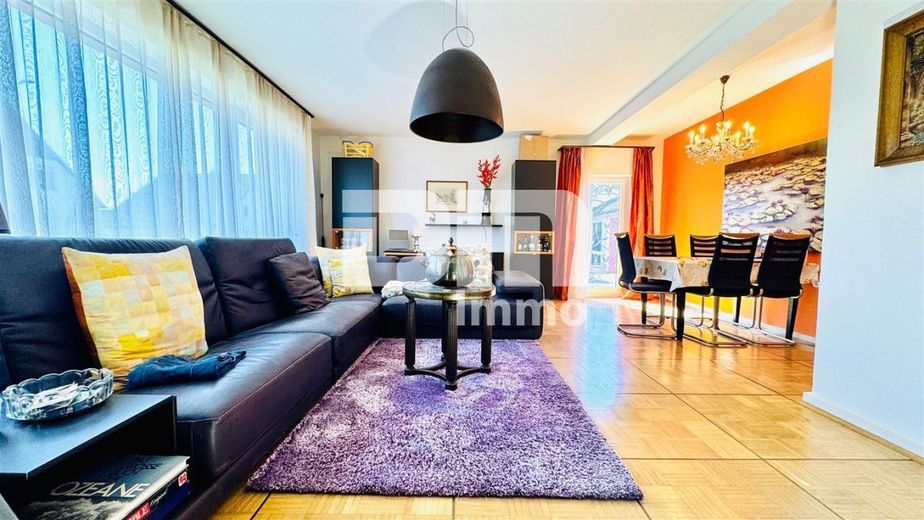 (Reserviert!)Zeitlose Eleganz trifft Moderne: Modernisiertes Einfamilienhaus – EG Wohn / Esszimmer / Zugang Terrasse