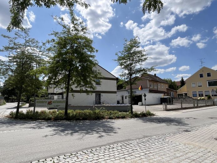 Dawny budynek pocztowy w centralnej części miejscowości – działka 1.022 m² z wieloma możliwościami – Photo 13