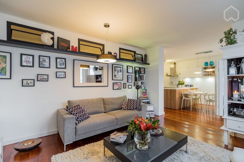 Exklusive, modernisierte und möblierte 2,5-Zimmer DG-Wohnung und Tiefgarage. – Foto 8