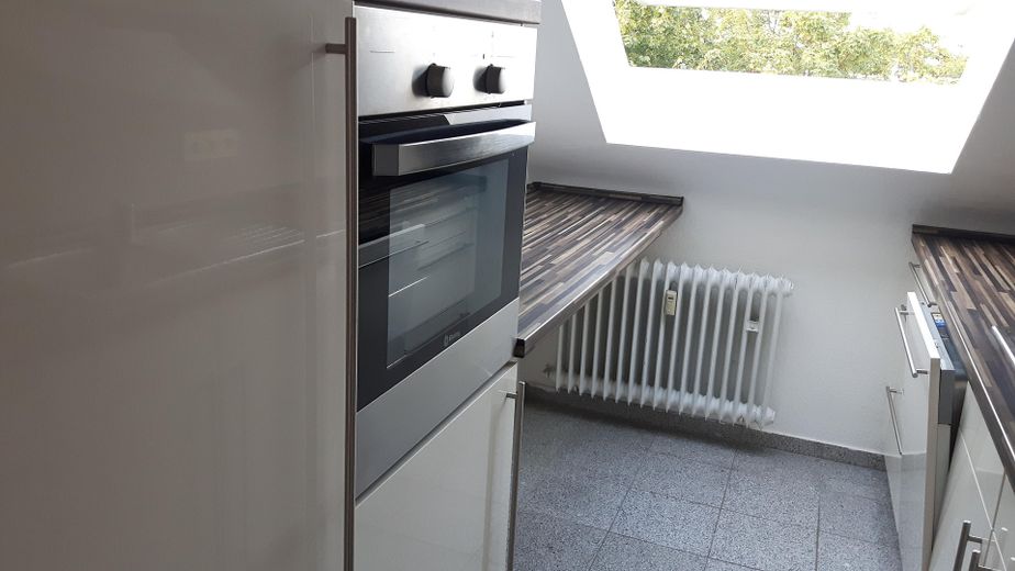 MFH Ratingen Mitte, 14 Wohnungen 790 qm Wfl., 6 Garagen, 3 Stellplätze – Whg. DG EBK