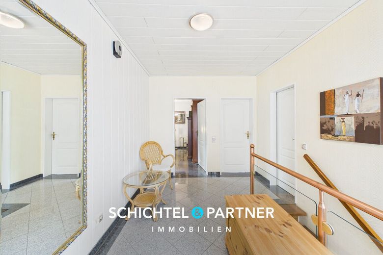 Zentrum-Achim | Freistehendes Ein- Zweifamilienhaus mit Garten – S&amp;P | Flur