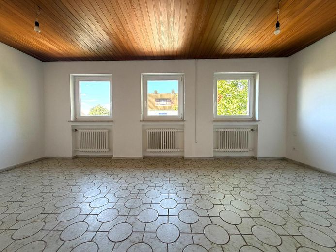 Bonita casa adosada con garaje y jardín * en Schweinfurt – Zimmer
