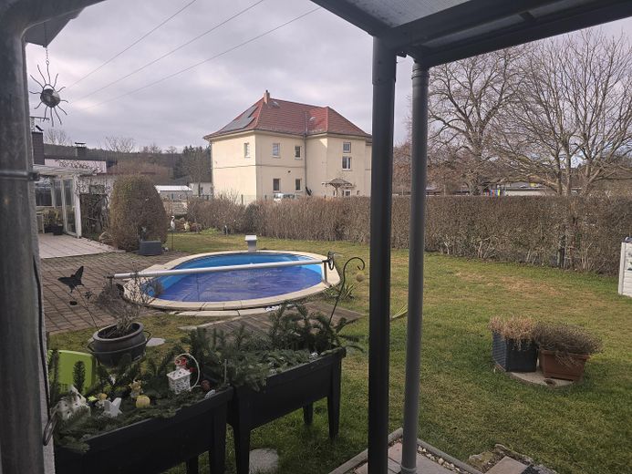 Garten mit Pool