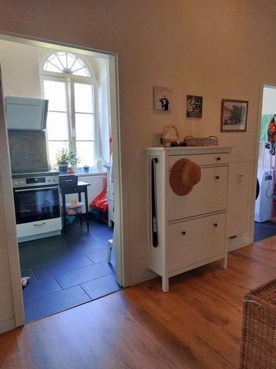 Wohnung im historischen Gutshaus – Blick vom Flur