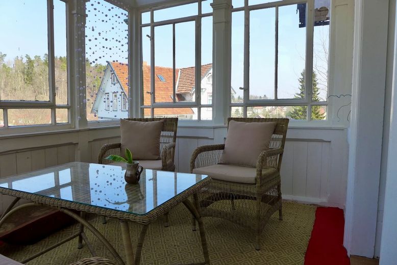 Sanierte bezugsfertige Villa mit Weitblick für Eigennutzung und/oder Kapitalanlage – Wintergarten OG