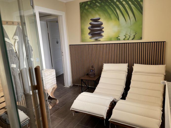 Renditeobjekt: Mehrfamilienhaus mit 5 möblierten Einheiten & Wellnessbereich. Provisionsfrei – Foto 7