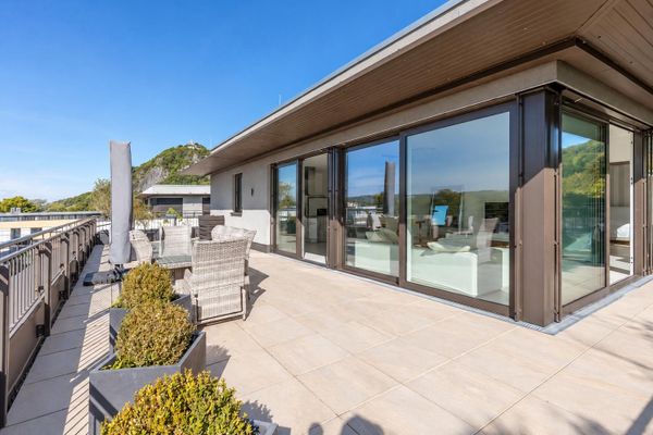 Ren ve Siebengebirge arasında penthouse