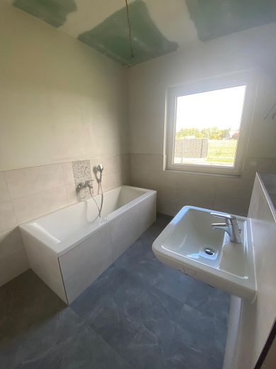 Sin comisión, primera ocupación, ¡encantador bungalow con parcela incluida en Sonnewalde-Münchhausen! – Bad