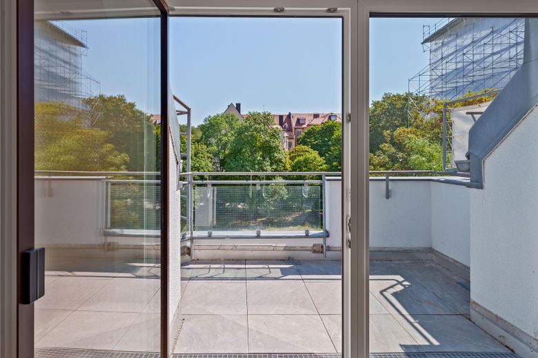 RARITÀ AL LEHEL | Maisonette modernizzata con vista sul verde e posto auto in garage sotterraneo – senza provvigione – Balkon 4. OG