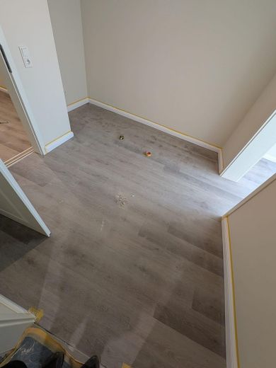 Erstbezug! Neue 2,5-Zi Wohnung in Toplage von Rüdesheim mit Einbauküche – Raum