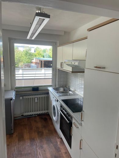 Helle 3-Zimmer-Wohnung mit Balkon in ruhiger und zentraler Lage von Buxtehude – Küche