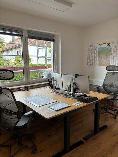 Büro/Praxisräume zu vermieten – Büroraum