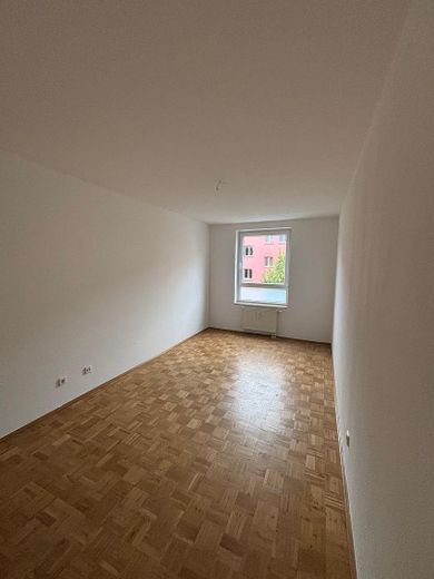 Luminoso piso de 3 habitaciones con logia, sin comisión y en una ubicación privilegiada de Berlín – Schlafzimmer