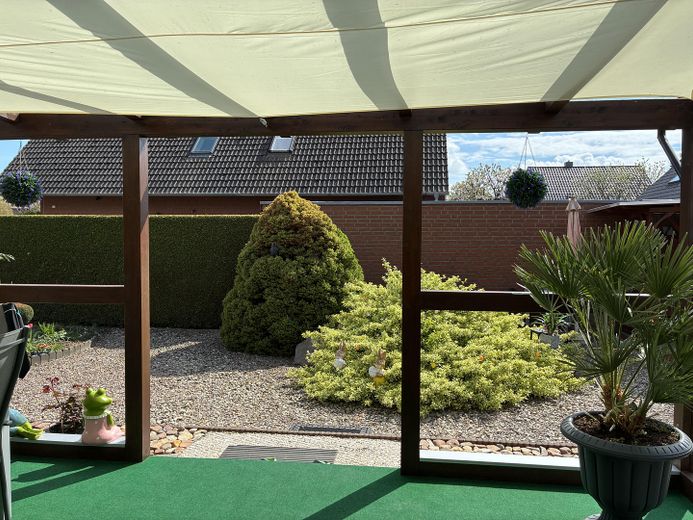 Blick von Terrasse in den Gart