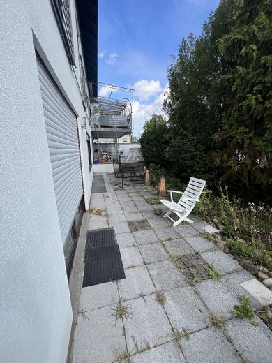 3 separate Gewerbeeinheiten ideal für Kosmetikstudio, Friseurladen, Massagesalon usw. – Größeres Studio/Terasse 