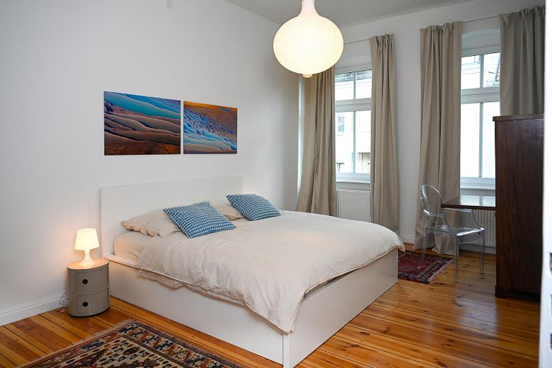 Stijlvol volledig gemeubileerd appartement van 65 m² in een oud gebouw met balkon – direct aan het Stadtpark Steglitz – Foto 1