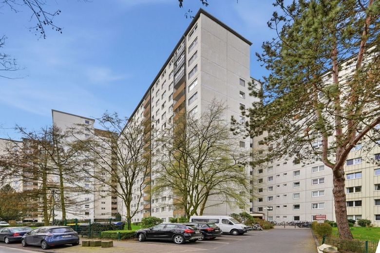 3-Zimmer Wohnung mit Loggia in Köln-Porz-Urbach – Hausansicht