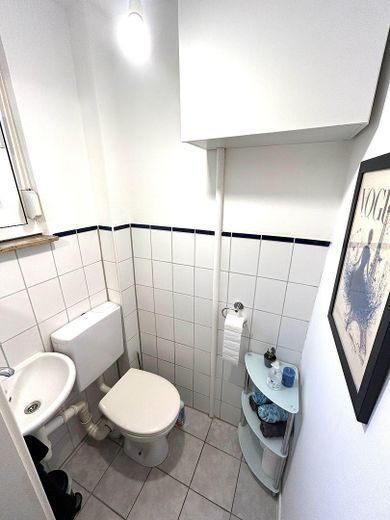 Raumwunder: Haus mit 6,5 Zimmern, hochwertiger EBK in Citylage – 2 Gäste WCs im Haus